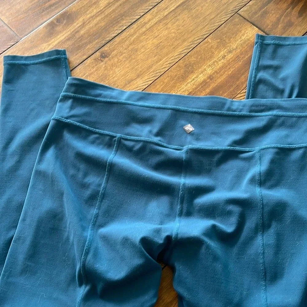 prAna Momento Capri Leggings Women's Size XL Leggings Patrol Blue Athletic - Picture 6 of 10